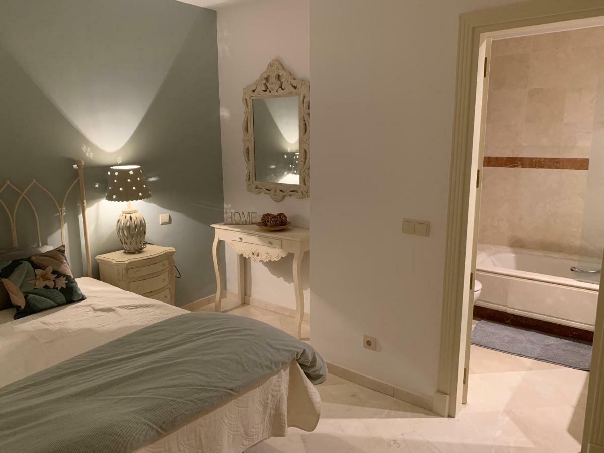 Beachside Apartment In Marbellac Extérieur photo