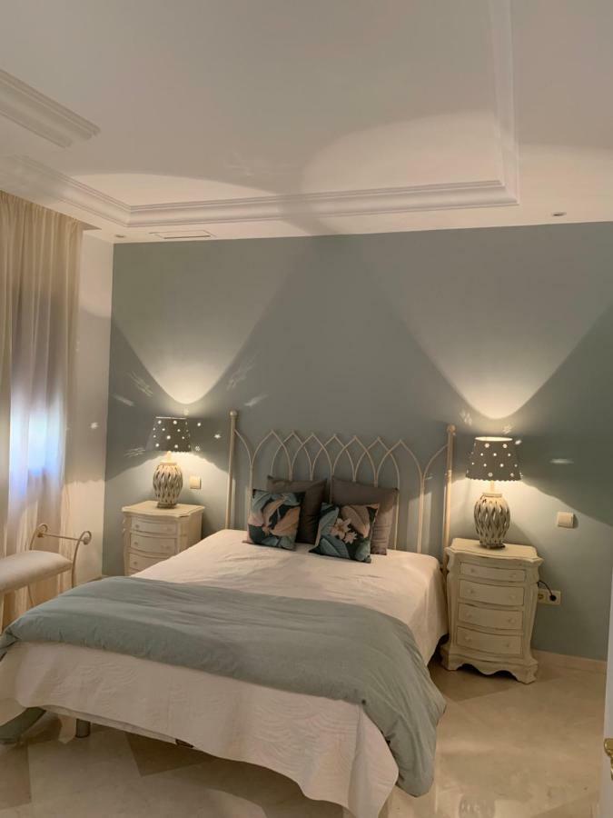 Beachside Apartment In Marbellac Extérieur photo